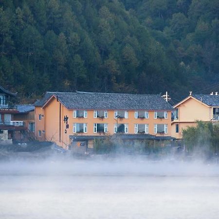 Bamboo Cultural Lake Inn Ninglang Exteriör bild